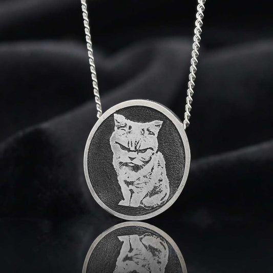 Unique Design Oval Silver Cat Photo Pendant