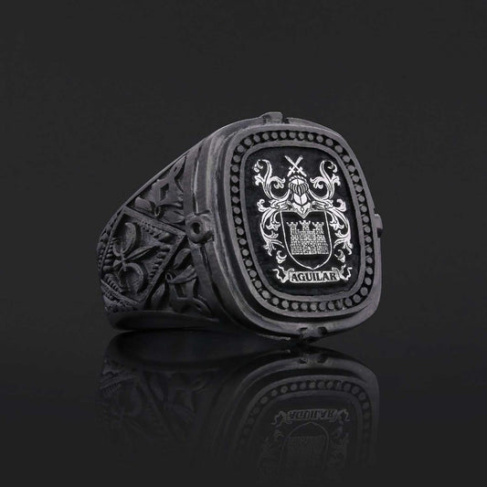 Custom Family Crest Ring, Personalized Family Crest Ring, Family Coat of Arms Ring by SWISS PLUS - Family Collection - view 2