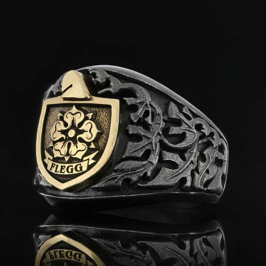 Celtic Design Flegg Family Ring - view 2
