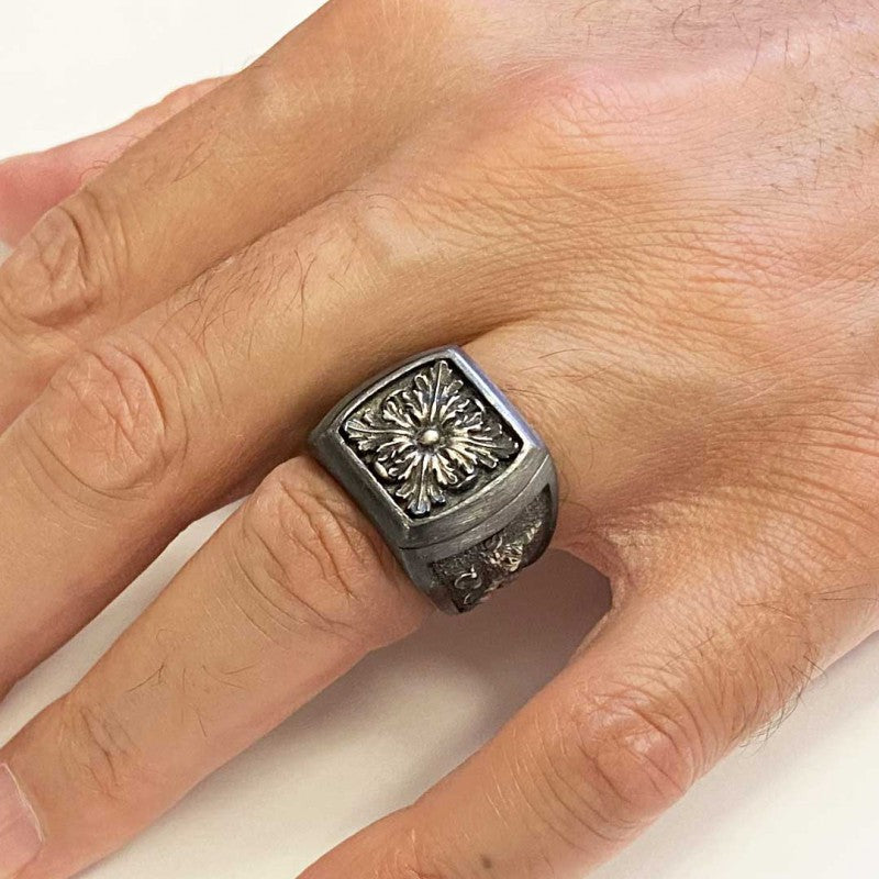 Sterling Silver Ring With Motif Without Stone