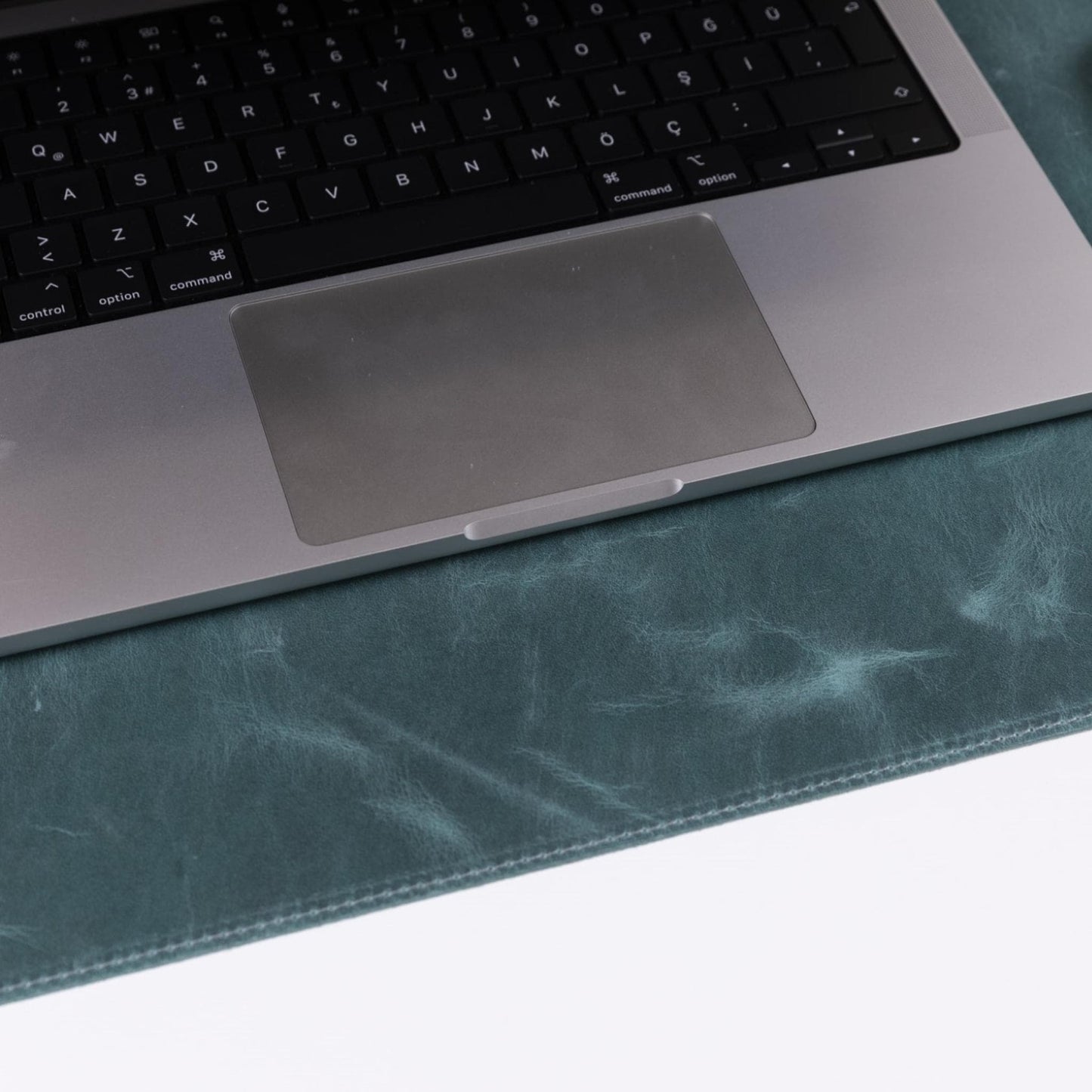 Bouletta Customizable Full Grain Leather Desk Mat