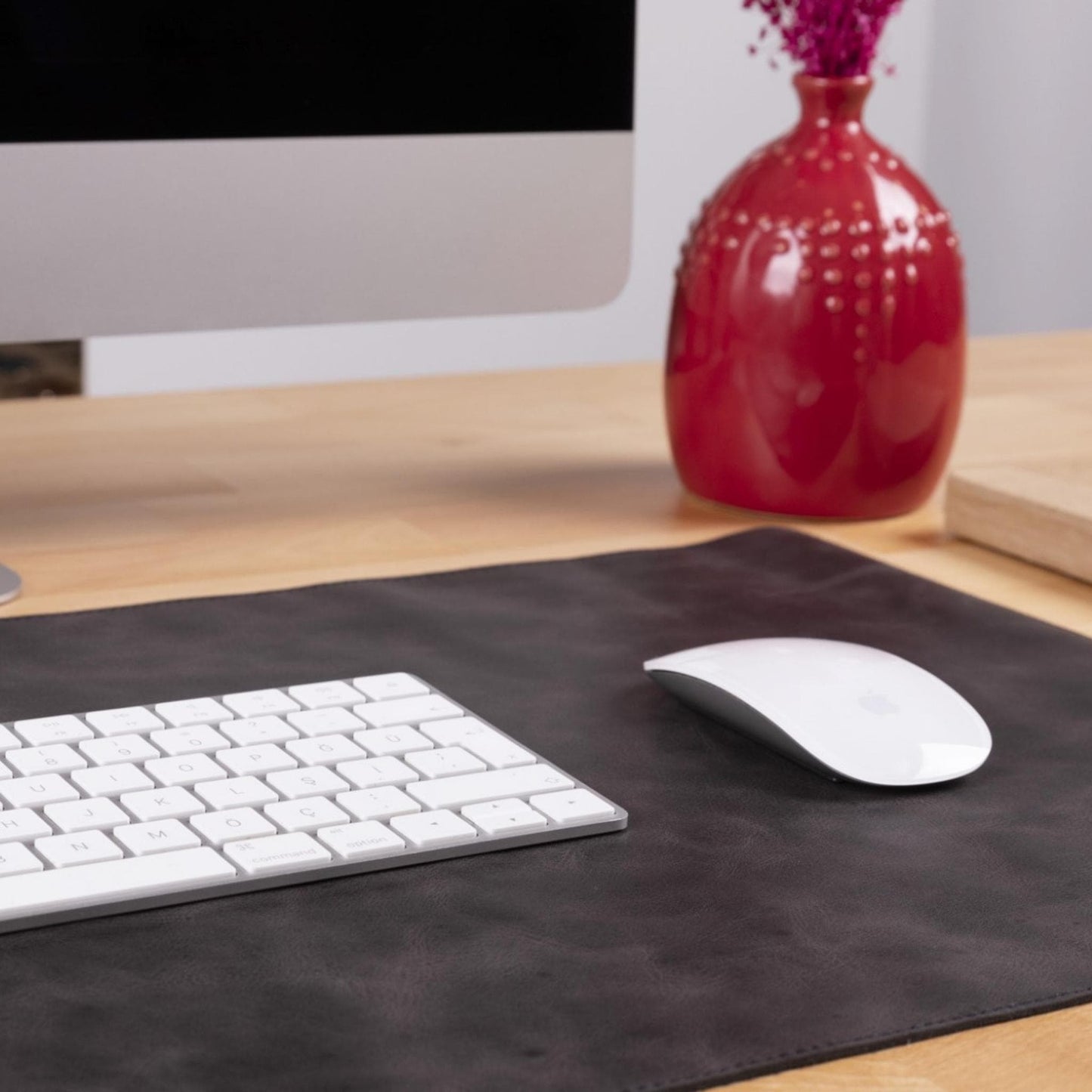 Bouletta Customizable Full Grain Leather Desk Mat