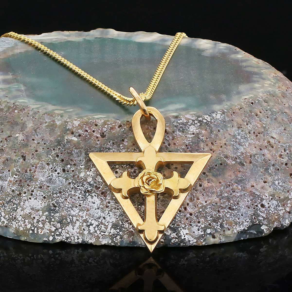 Rosae Crucis Collection