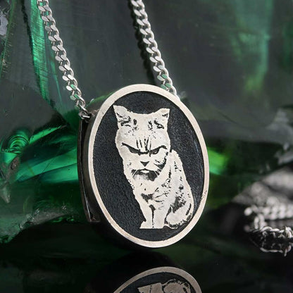Unique Design Oval Silver Cat Photo Pendant by SWISS PLUS - Photo Collection