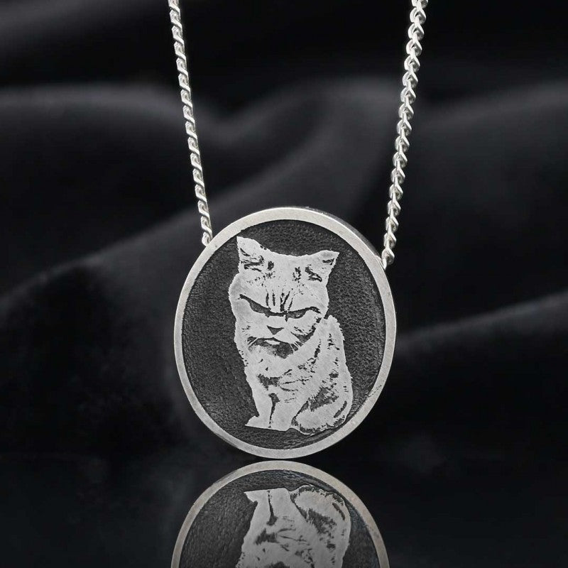 Unique Design Oval Silver Cat Photo Pendant by SWISS PLUS - Photo Collection - view 2