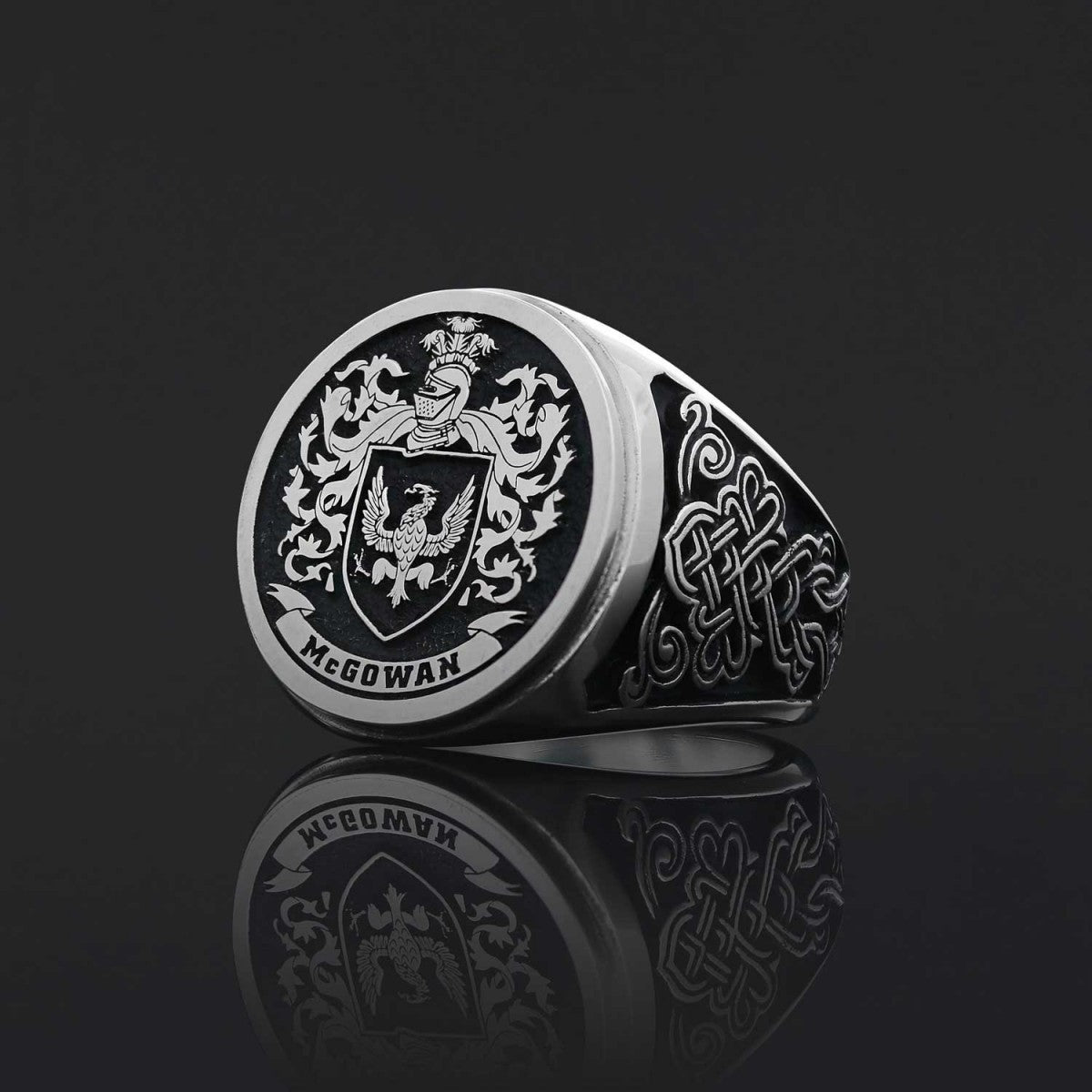 Family Coat of Arms Ring, Personalized Round Family Ring - view 3