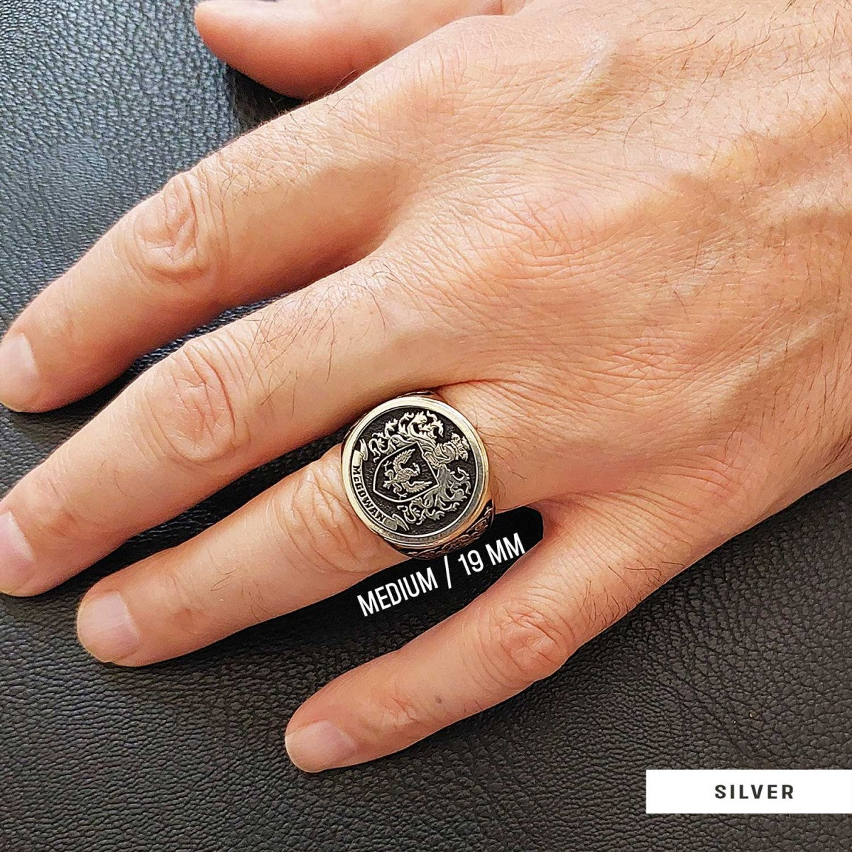 Family Coat of Arms Ring, Personalized Round Family Ring - view 7