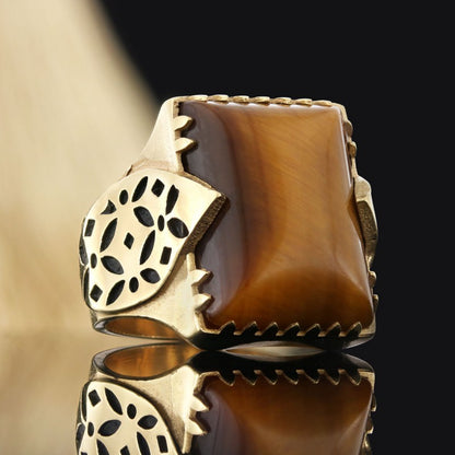 925 Silver Ring With Leaf Motif Stone by SWISS PLUS - Unique Design Rings