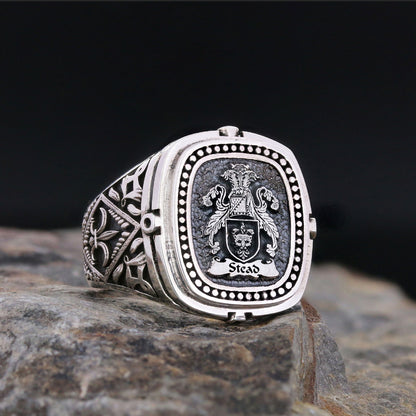 Model Crest Family Ring by SWISS PLUS - Family Collection