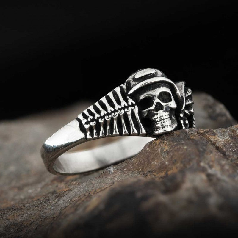 Skull Ring - view 1