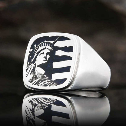 Statue of Liberty Photo Ring by SWISS PLUS - Photo Collection