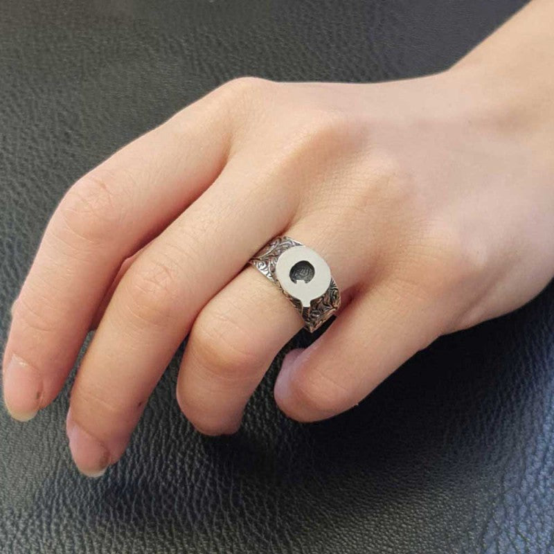 Sterling Silver Monogram Q Bold Alphabet Women Ring - view 3