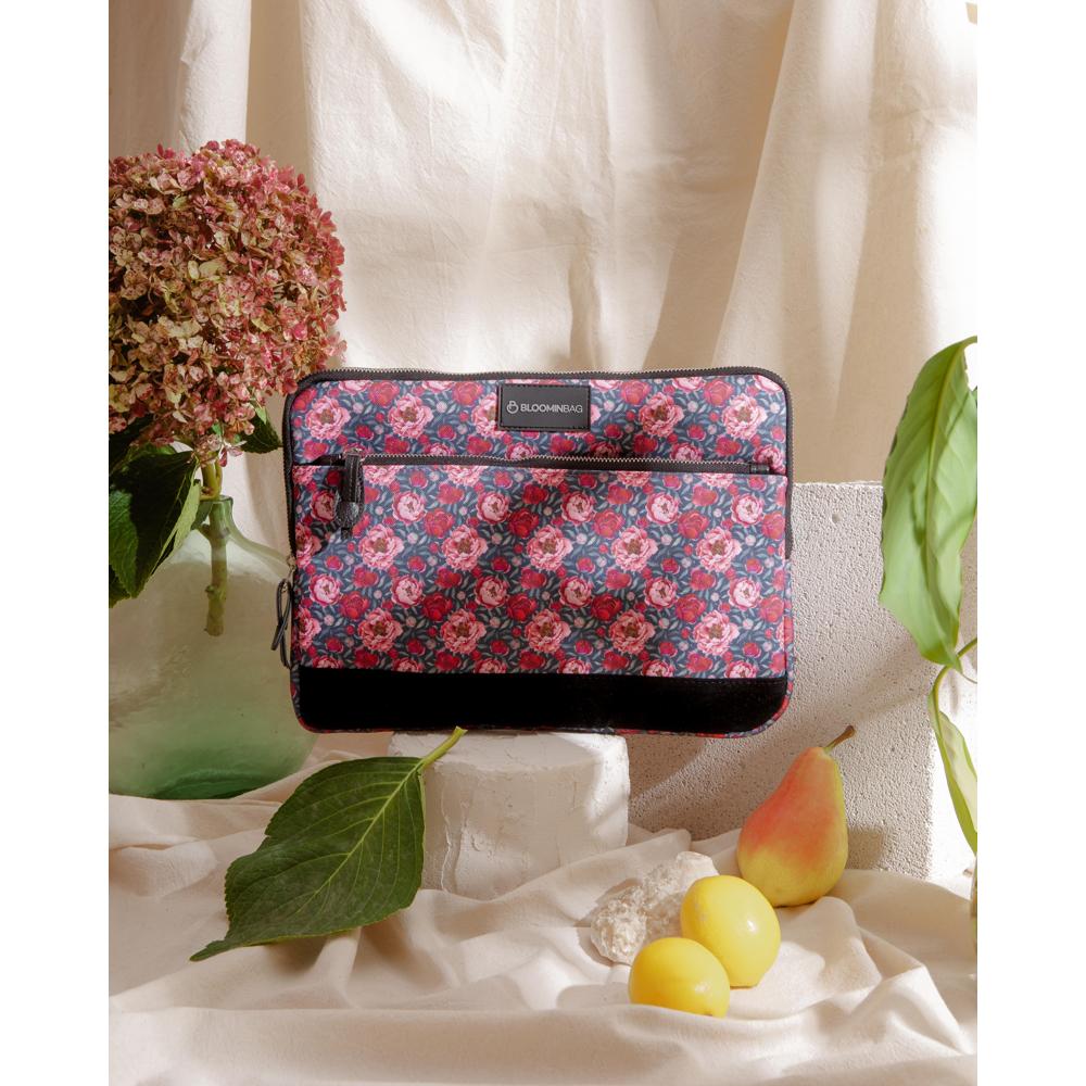 Blossom Lovin' 15-16 inch Laptop / MacBook Sleeve