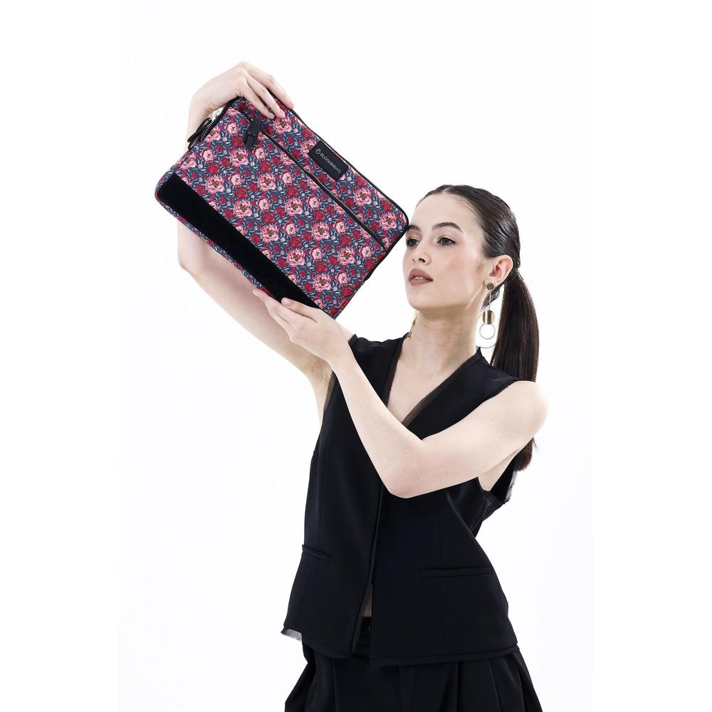 Blossom Lovin' 15-16 inch Laptop / MacBook Sleeve