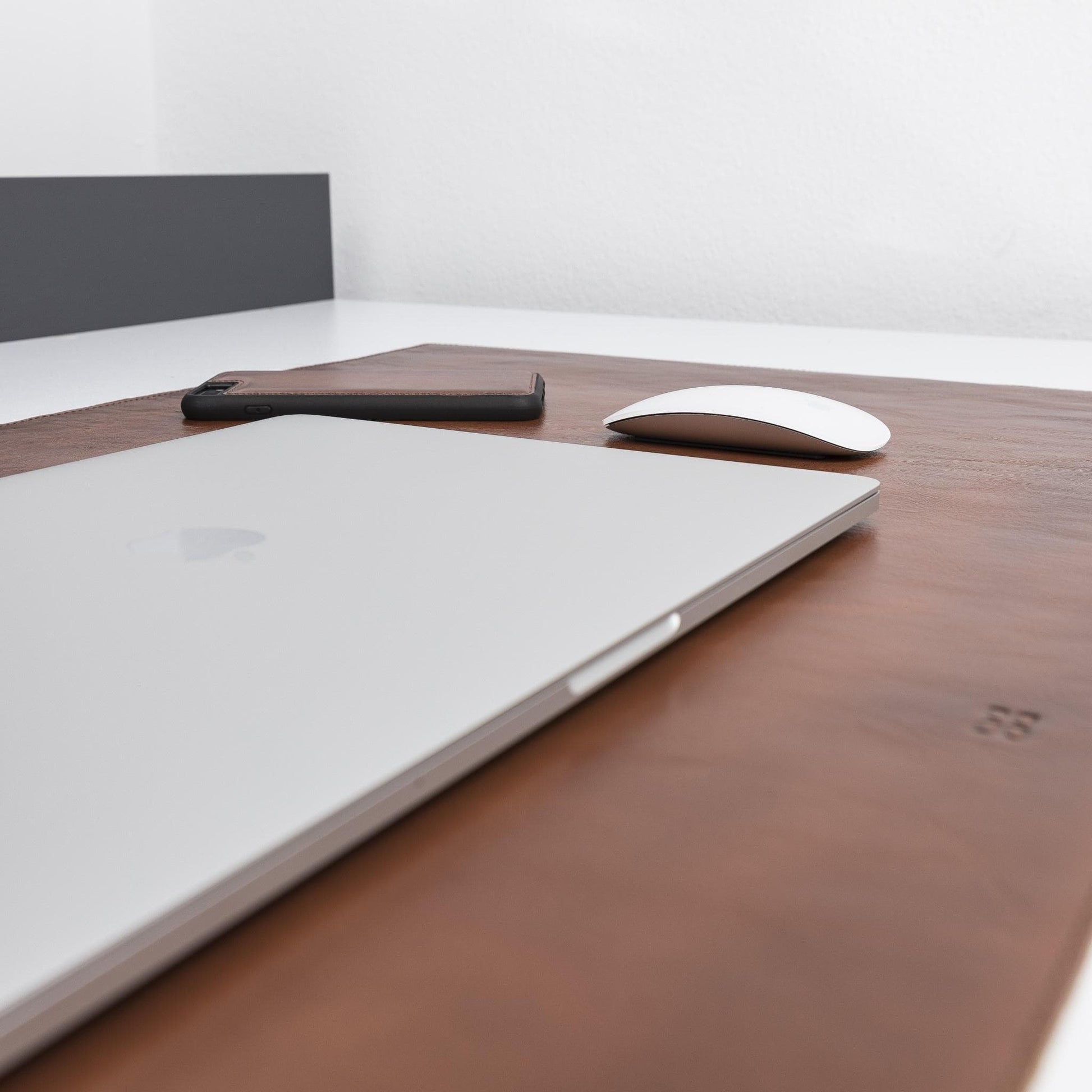 Bouletta Customizable Full Grain Leather Desk Mat