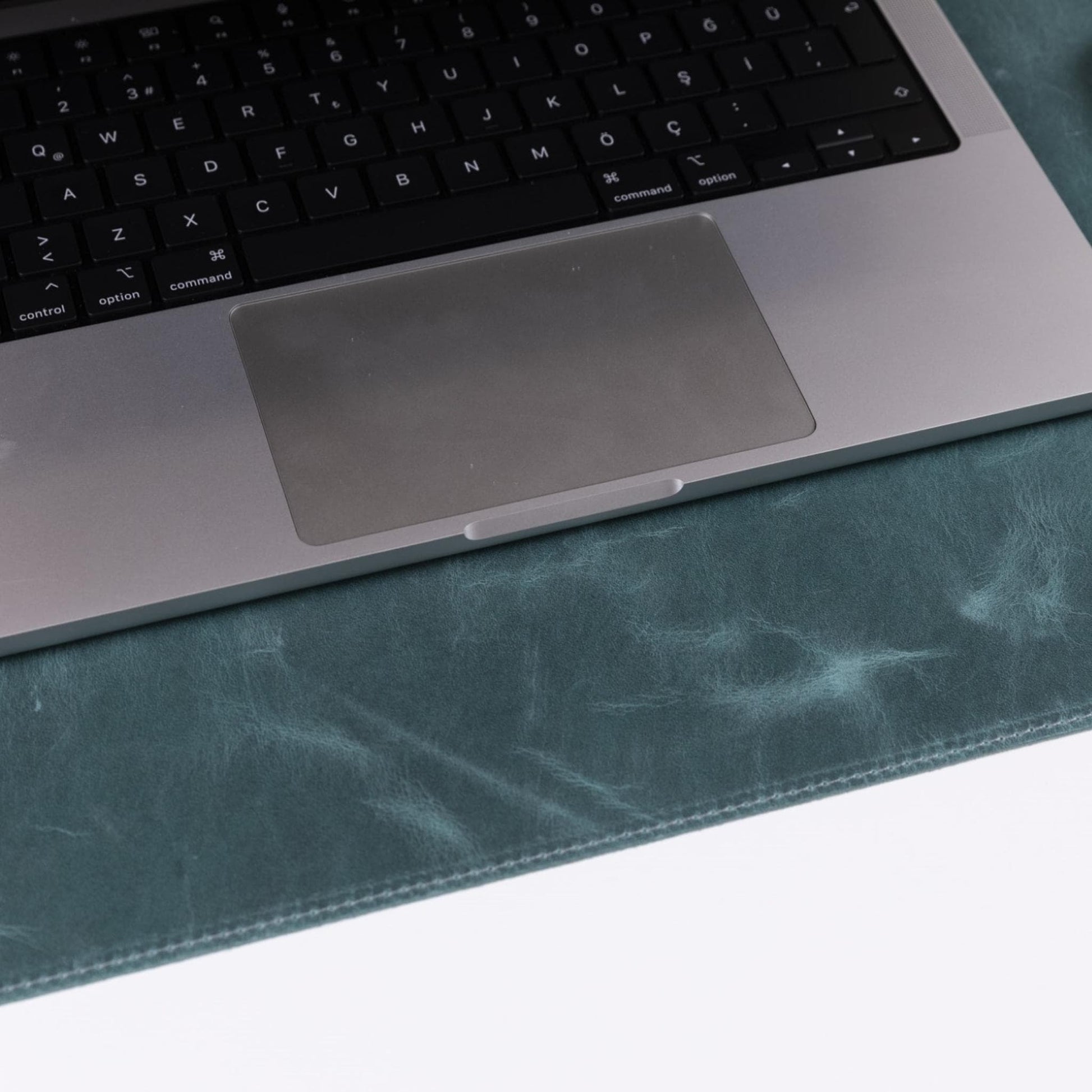Bouletta Customizable Full Grain Leather Desk Mat
